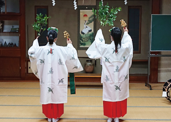 山北地区の神楽(稚児舞)